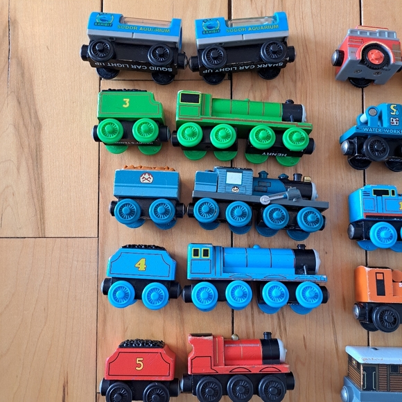 THOMAS TRAIN WOODEN LOT OF 15!  READ!  Thomas Train Wooden Railway - Picture 13 of 16